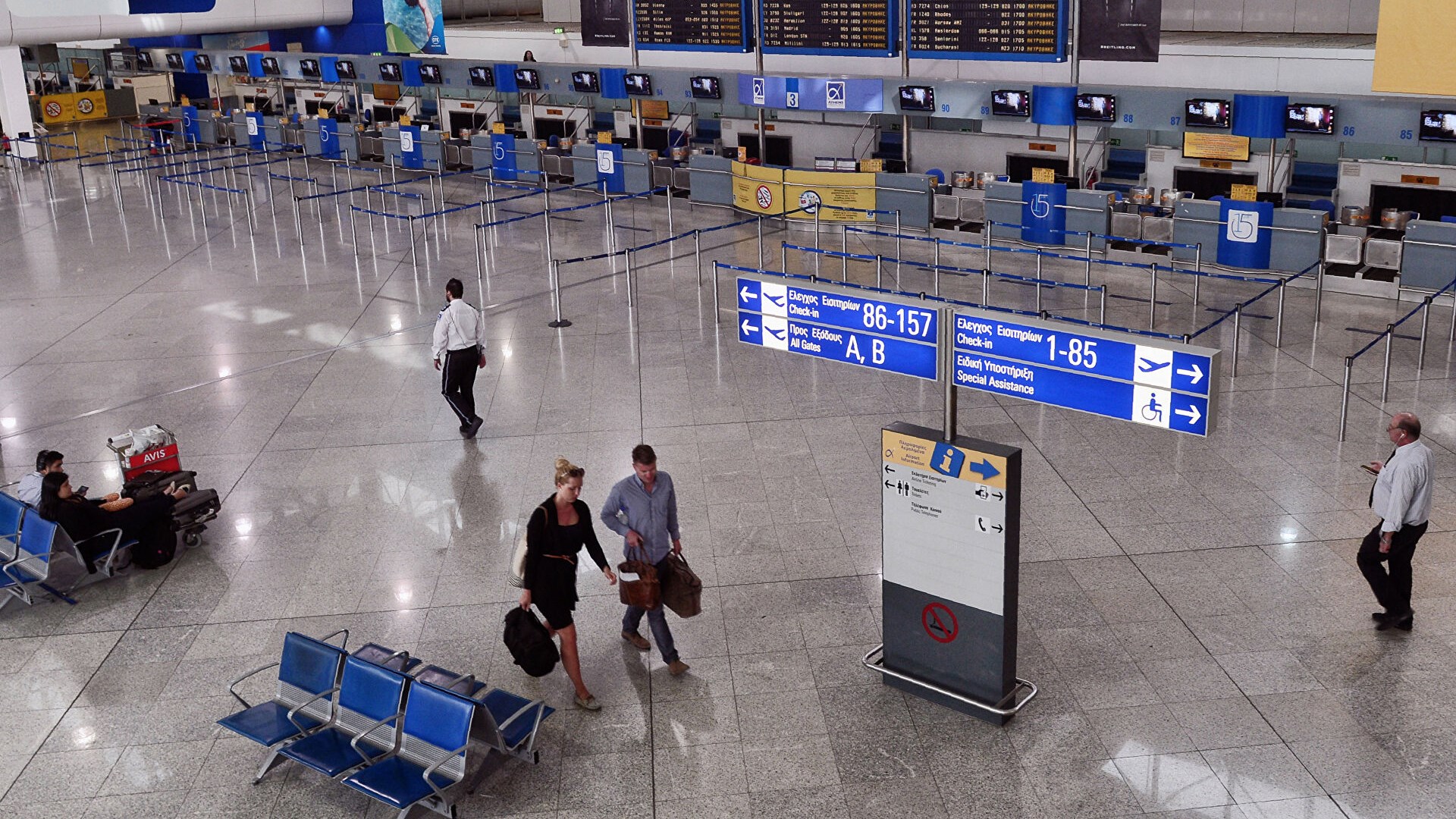 Πώς θα ταξιδεύουν με αεροπλάνο οι επιβάτες 12-17 ετών στα νησιά