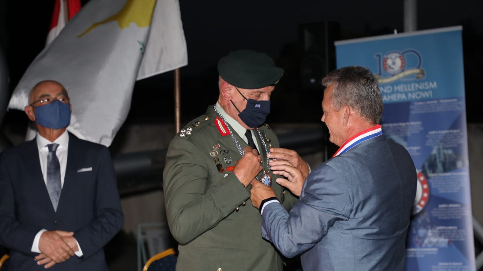 Με το «Στρατιωτικό Μετάλλιο Τιμής» τίμησε η ΑΗΕΡΑ τον Αρχηγό ΓΕΕΘΑ – ΦΩΤΟ