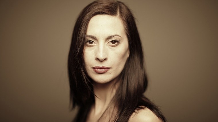 Βίκυ Βολιώτη: Το “καρφί” της για όσους απουσίαζαν από την κηδεία της Μάγιας Λυμπεροπούλου