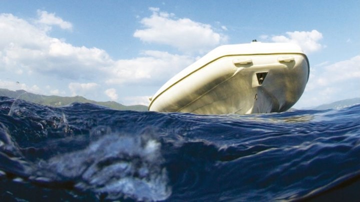 Στο νοσοκομείο 49χρονη μετά τον τραυματισμό της από προπέλα σκάφους