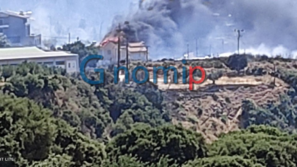 Πύρινη κόλαση στην Αχαΐα – Καίγονται σπίτια  – ΦΩΤΟ – ΒΙΝΤΕΟ