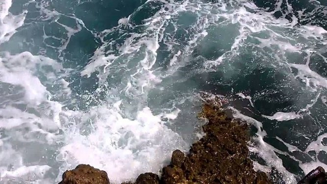 Κρήτη: Γιατί το ζευγάρι που σώθηκε από τα κύματα καλείται να πληρώσει… πρόστιμο