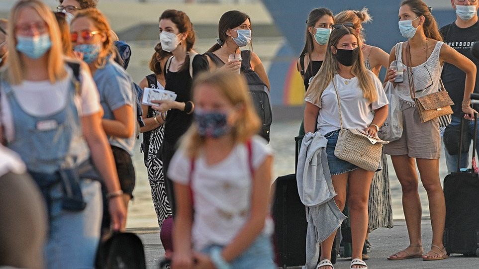 Επιχείρηση “Δεκαπενταύγουστος” – Τι εξετάζεται για να αποφευχθεί έξαρση της πανδημίας