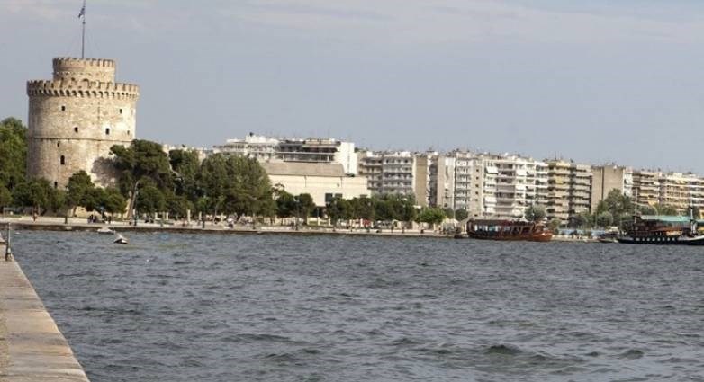 Αναστάτωση στη Θεσσαλονίκη από… ιπτάμενο αντικείμενο που έπεσε στον Θερμαϊκό