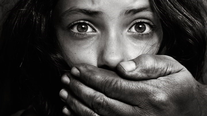 Trafficking: Πόσες υποθέσεις εξιχνιάστηκαν στην Ελλάδα – Το σχέδιο καταπολέμησης της εμπορίας ανθρώπων