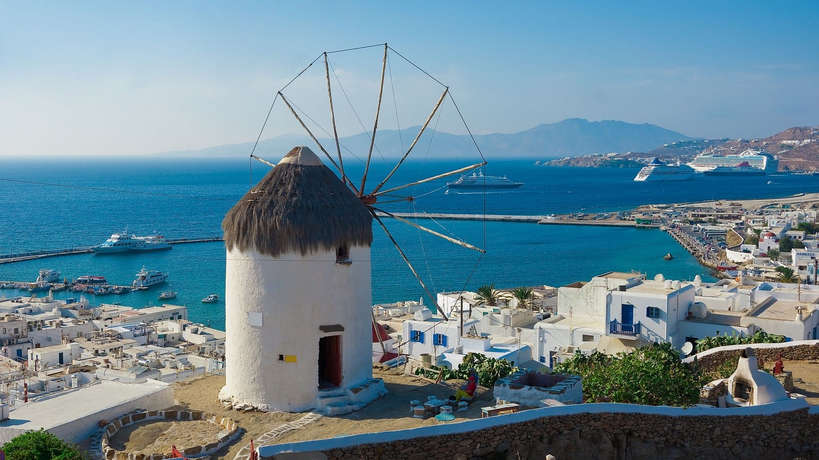 Ένα βήμα πριν από το lockdown Ίος και Μύκονος – “Καμπανάκι” Χαρδαλιά για έξι ακόμη νησιά