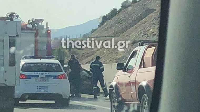 Τροχαίο με 4 τραυματίες στην Εγνατία Οδό – Η φωτιά σε τουριστικό λεωφορείο προκάλεσε πανικό