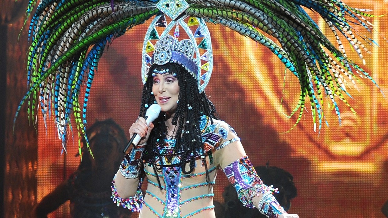 Η Cher ξαναβγάζει το πιο αποτυχημένο της άλμπουμ, “Restored & Remastered” όπως λέει