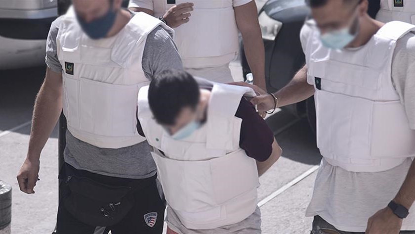 Έγκλημα στην Δάφνη: Στον εισαγγελέα ο καθ’ ομολογίαν δολοφόνος της 31χρονης