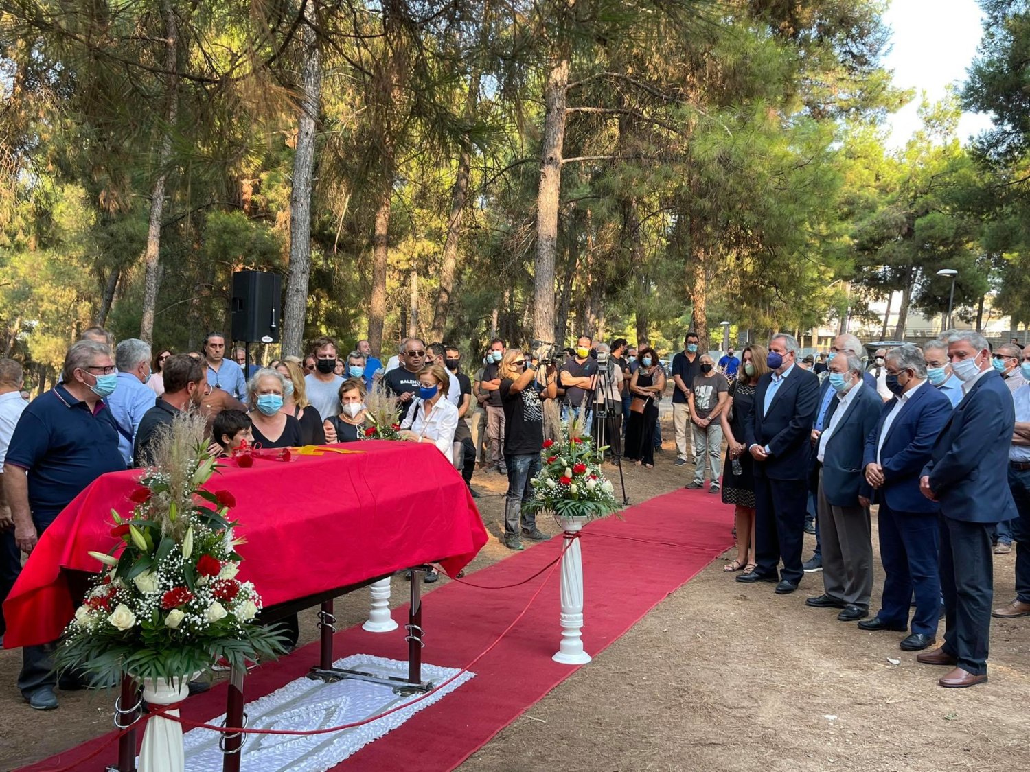 Αντώνης Σκυλλάκος: Σε κλίμα οδύνης το τελευταίο “αντίο” – ΦΩΤΟ