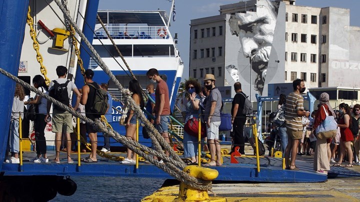 Δεκαπενταύγουστος: Κρίσιμο το τριήμερο στην εξέλιξη της πανδημίας – Φόβοι για αύξηση κρουσμάτων το φθινόπωρο