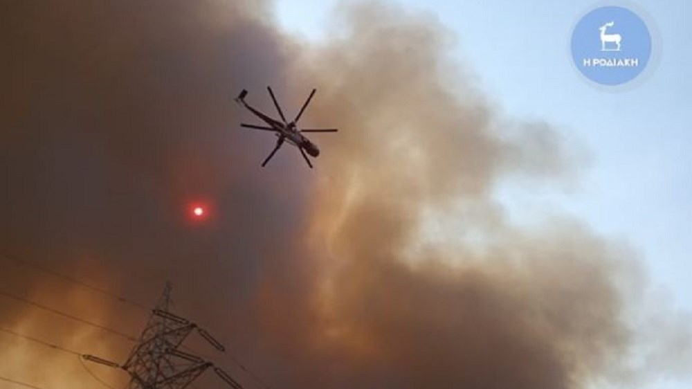 Φωτιά στη Ρόδο: Μήνυμα από το “112” για εκκένωση της Ψίνθου