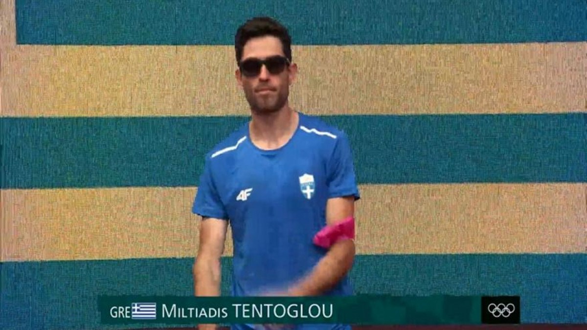 Σόου Τεντόγλου πριν από το χρυσό – Με γυαλιά ηλίου και κίνηση σούμο