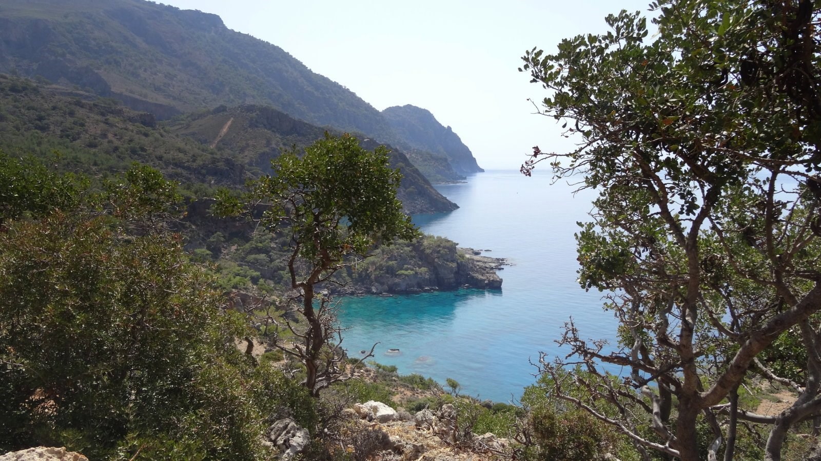 Θρίλερ στα Χανιά – Βρέθηκε νεκρός άνδρας σε μονοπάτι