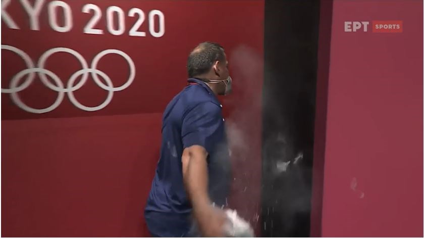 Έκρηξη του Πύρρου Δήμα στους Ολυμπιακούς Αγώνες – Η γροθιά στον τοίχο – ΒΙΝΤΕΟ