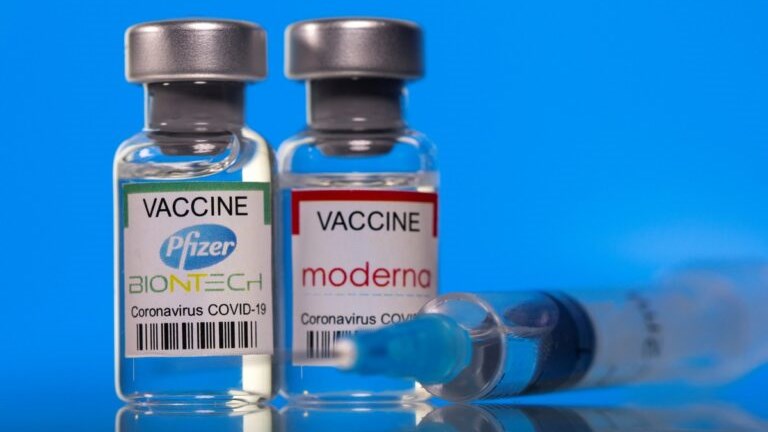 Εμβόλια Pfizer – Moderna: Γιατί θα αυξηθεί η τιμή τους