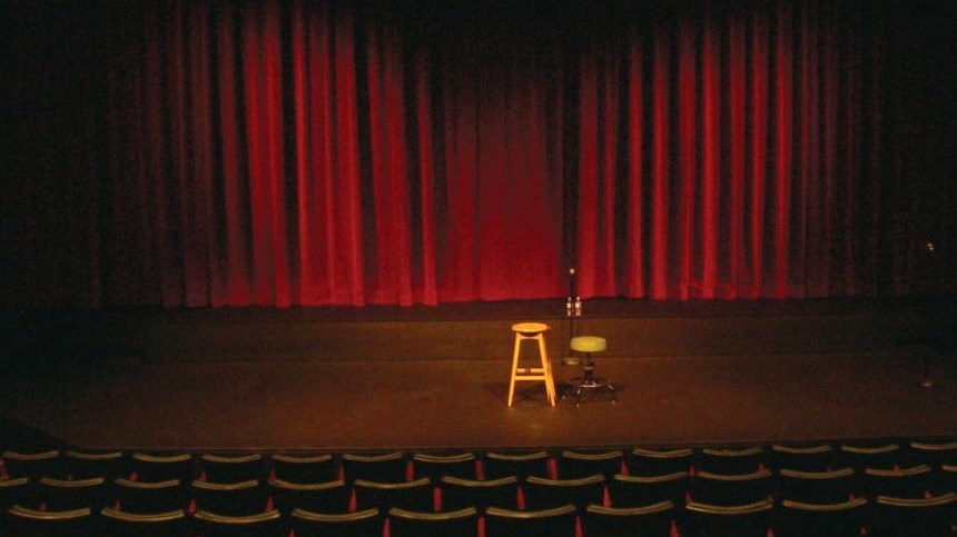 Πασίγνωστος ηθοποιός μιλά για τη θαυμάστρια που τον έκανε να πάει στον εισαγγελέα