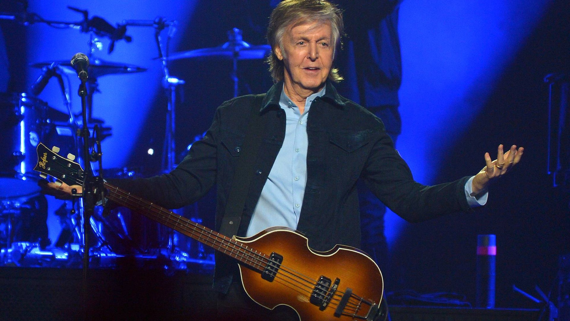 Το μήνυμα του Paul McCartney για τον εμβολιασμό: “Be cool. Get vax’d”