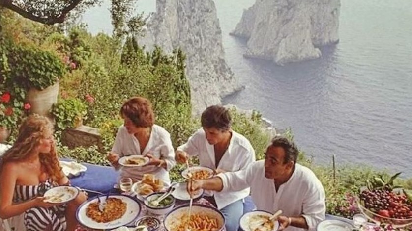 Caprese salad: Η ιστορία και η αυθεντική συνταγή της διάσημης ιταλικής σαλάτας