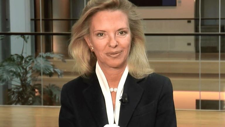 Η ανάρτηση της Βόζεμπεργκ για τον καύσωνα, τα σχόλια στο Twitter και η κόντρα με την Ακρίτα