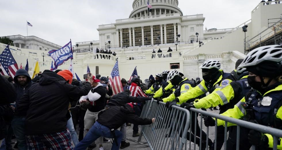 ΗΠΑ: Τρίτη αυτοκτονία αστυνομικού που είχε κληθεί να αντιμετωπίσει την έφοδο στο Καπιτώλιο