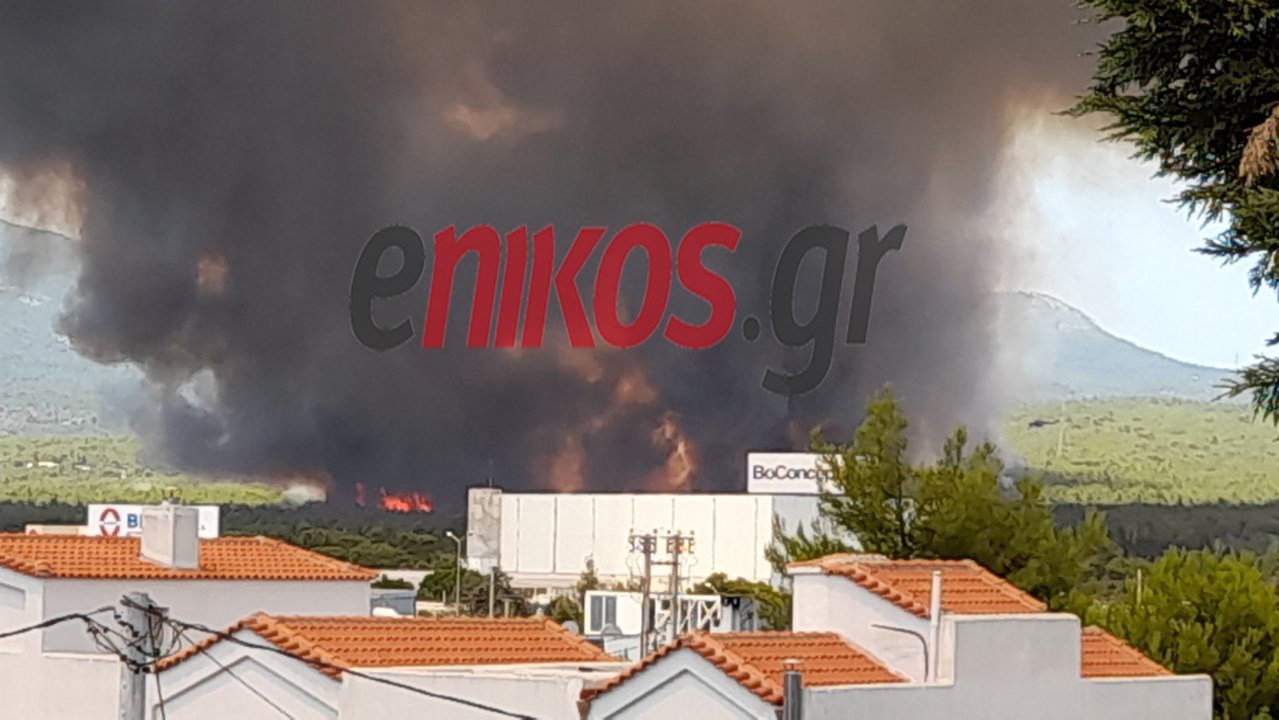 Μάχη με τις φλόγες στη Βαρυμπόμπη – Έγιναν εκρήξεις