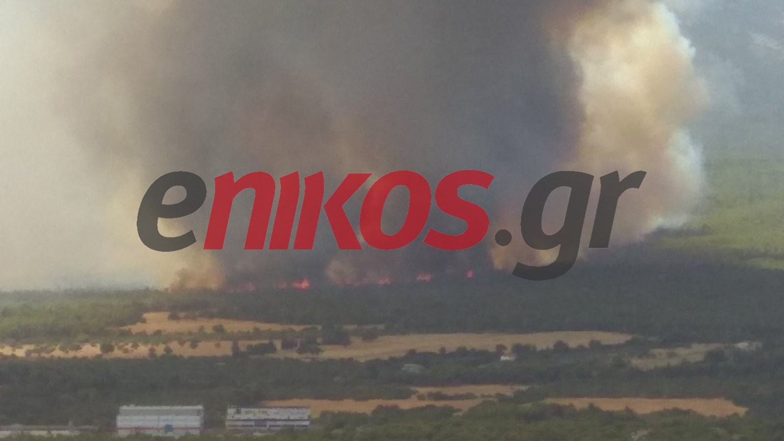 Φωτιά στη Βαρυμπόμπη: 14 κλήσεις για εγκλωβισμένους στην περιοχή