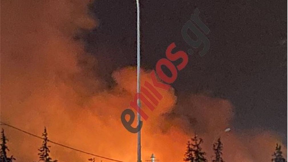 Εφιαλτική νύχτα σε Βαρυμπόμπη, Θρακομακεδόνες, Αδάμες, Κρυονέρι: Kαίγονται σπίτια – Συγκλονιστικές εικόνες από τη φωτιά – ΦΩΤΟ – ΒΙΝΤΕΟ