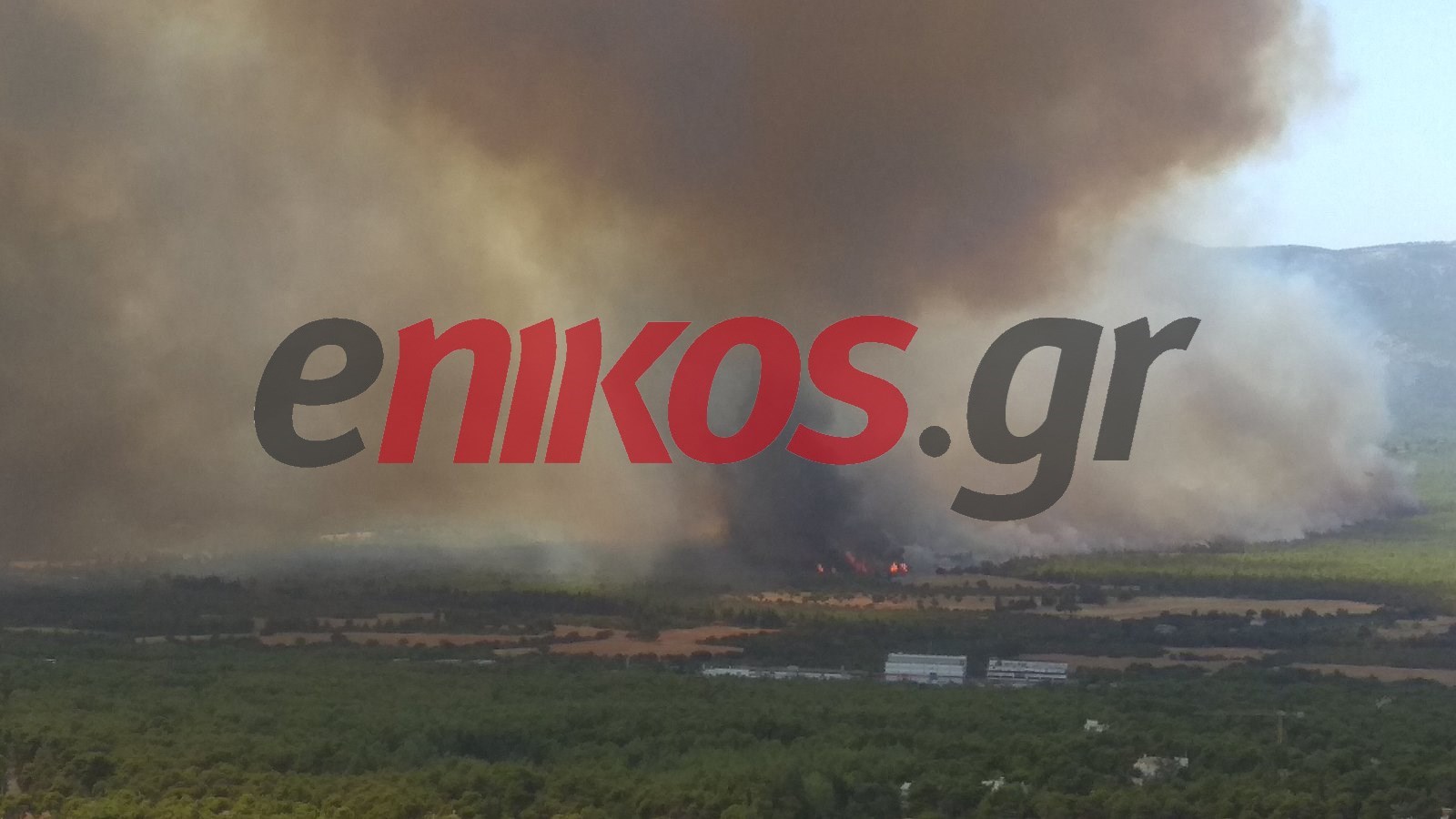 Δραματικές στιγμές στη Βαρυμπόμπη – “Αν δεν φύγετε από το σπίτι, θα μείνω εδώ και θα καώ μαζί σας”