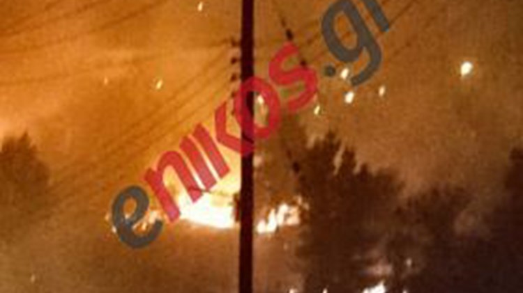 Οι φλόγες στο ρέμα της Χελιδονούς – Νέες ΦΩΤΟ αναγνώστη