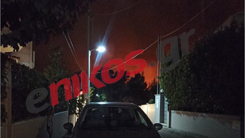 Δύσκολη η νύχτα στο Κρυονέρι – Δόθηκε εντολή εκκένωσης της οδού Ανοίξεως