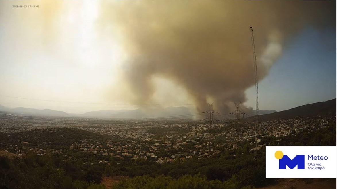 Πώς η φωτιά στη Βαρυμπόμπη δημιούργησε τον δικό της “καιρό” – Εντυπωσιακό time lapse BINTEO