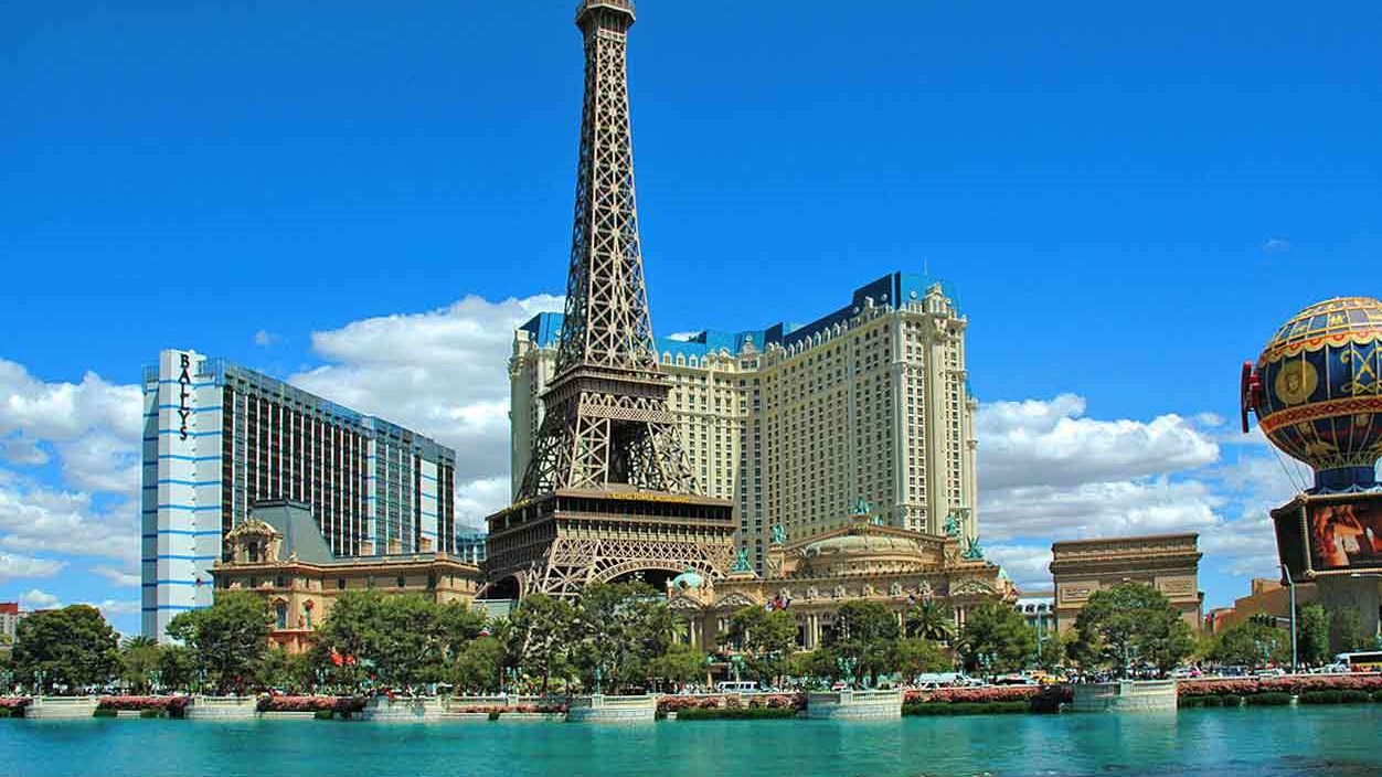 Ξενάγηση στο περίφημο Paris Hotel του Las Vegas