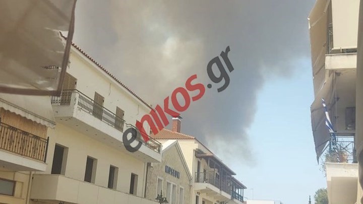 Ολονύχτια μάχη με τις φλόγες στην Αρχαία Ολυμπία – Σύμμαχος η άπνοια