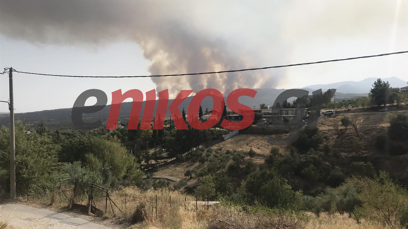 Τεράστιο το πύρινο μέτωπο στην Αττική – Απειλείται η Ιπποκράτειος Πολιτεία – ΦΩΤΟ αναγνώστη