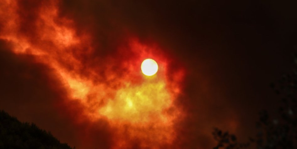 Φωτιά στη Βόρεια Αττική: Πέντε εγκαυματίες στο ΚΑΤ