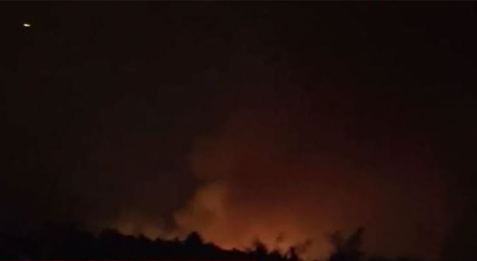 “Κόλαση” στην Αττική: Καίγονται σπίτια στις Αφίδνες – Δραματική έκκληση του προέδρου της κοινότητας