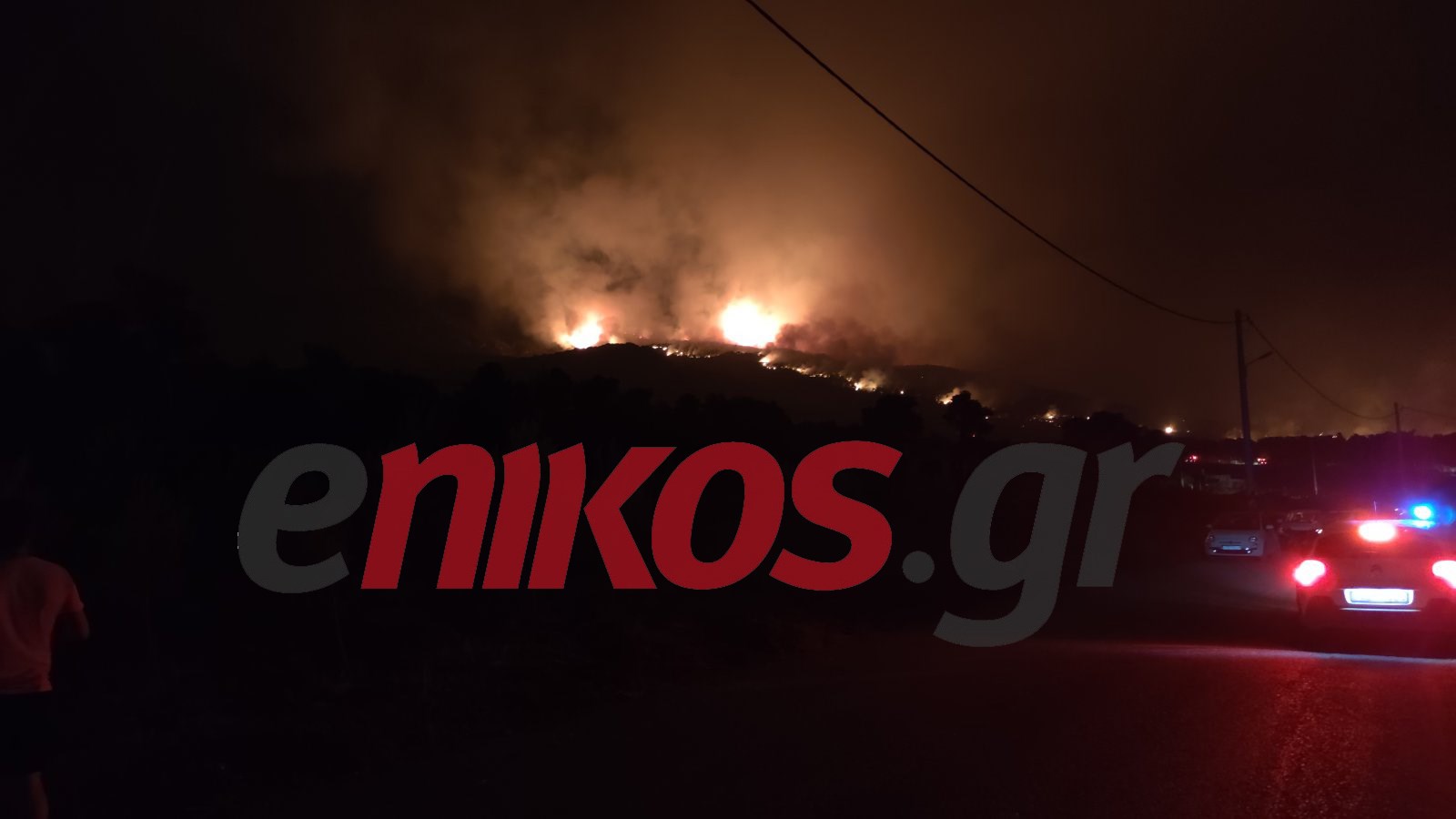 Ανεξέλεγκτα τα πύρινα μέτωπα στην Αττική – Η φωτιά έφτασε στην Εθνική Οδό στο ύψος της Μαλακάσας