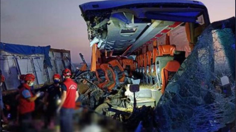 Πολύνεκρο τροχαίο στην Τουρκία – Σύγκρουση λεωφορείου με φορτηγό – ΦΩΤΟ