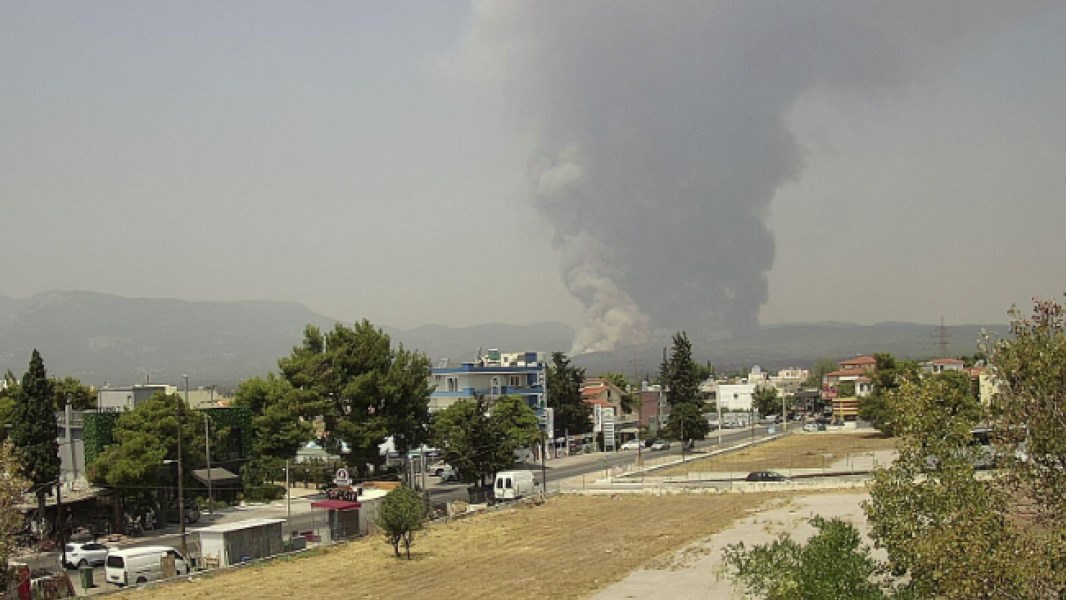 Συναγερμός για νέες αναζωπυρώσεις στις Αδάμες