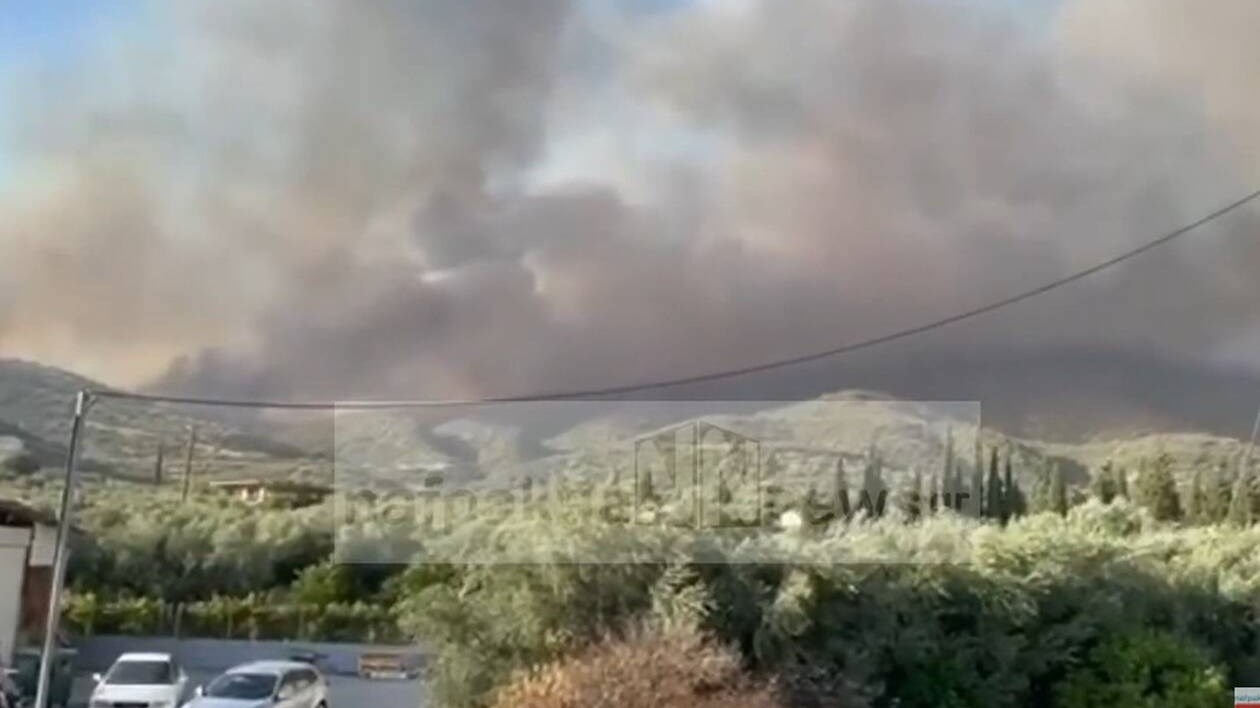 Φωτιά στη Φωκίδα:  Εκκενώνονται τρία χωριά – Το μήνυμα από 112