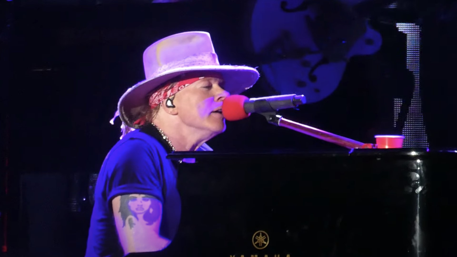 Οι Guns N’ Roses έβγαλαν την στουντιακή εκτέλεση του “νέου” κομματιού “ABSUЯD”