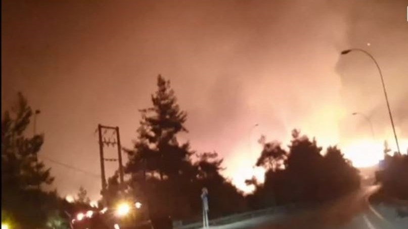 Μαλακάσα: Έφτασε στην Εθνική Οδό η φωτιά – ΒΙΝΤΕΟ