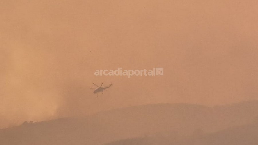 Φωτιά στην Αρκαδία: Εκκενώνονται χωριά