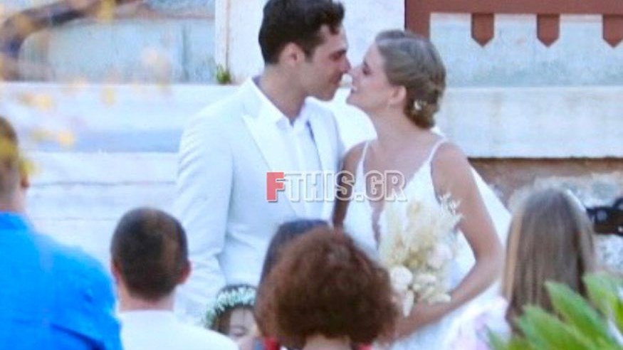 Δανάη Μιχαλάκη-Γιώργος Παπαγεωργίου: Παντρεύτηκαν στη Σύρο – ΦΩΤΟ