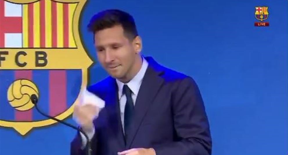 Ο Μέσι “αποχαιρετά” την Μπαρτσελόνα: Η στιγμή που ξεσπά σε κλάματα – ΒΙΝΤΕΟ