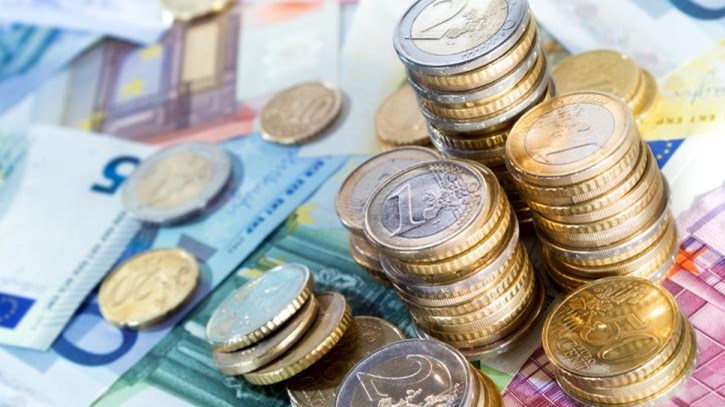 Αδειάζει η κλεψύδρα για τα «κουπόνια- δώρο» του κράτους – Πώς θα εξοφληθούν φόροι και εισφορές