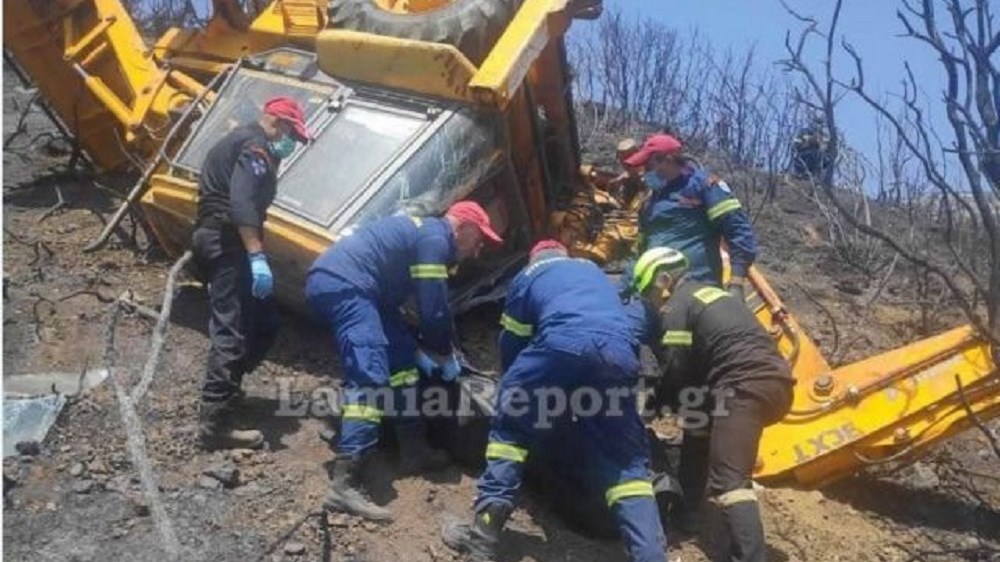 Φωκίδα: Νεκρός ο χειριστής της μπουλντόζας που έπεσε σε γκρεμό – Η ανακοίνωση του νοσοκομείου