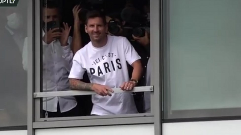 Εποχή Μέσι στην Παρί Σεν Ζερμέν – Ο Αργεντινός σούπερ σταρ έφτασε στο Παρίσι