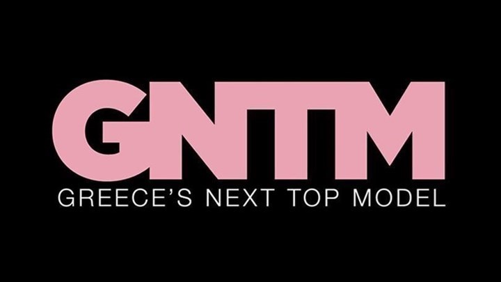 Πρώην παίκτρια του GNTM ποζάρει τόπλες και τρελαίνει το Instagram